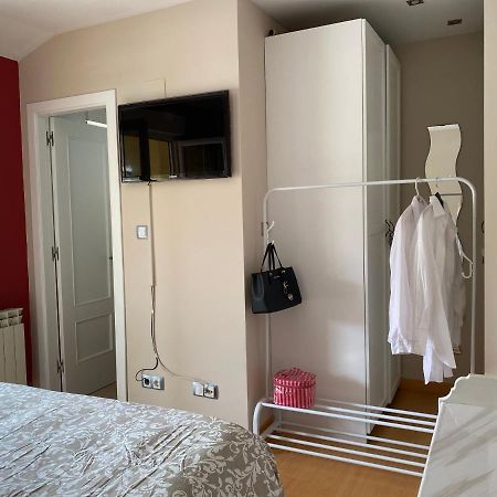 Habitacion Con Bano Privado En Casa Del Anfitrion Carandia Bagian luar foto