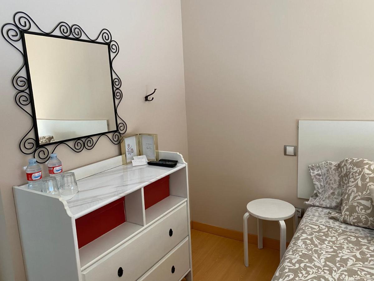 Habitacion Con Bano Privado En Casa Del Anfitrion Carandia Bagian luar foto